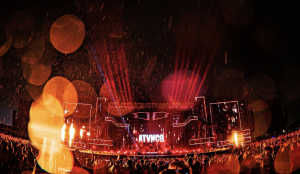 Netizen quốc tế sửng sốt trước cảnh tượng sấm sét có '1-0-2' tại concert Anh Trai Vượt Ngàn Chông Gai