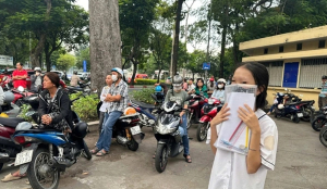 Thi tốt nghiệp THPT: Có thí sinh hôm qua quên phiếu báo dự thi, nay quên CCCD