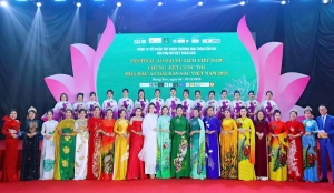 Sắc áo dài phủ kín Hưng Yên: 1.500 người xếp hình bản đồ Việt Nam tại Festival Áo dài Du lịch Việt Nam 2025