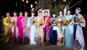 Hoa hậu Hà Kiều Anh khoe nhan sắc không tuổi tại sự kiện kỷ niệm 30 năm sự nghiệp của NTK Võ Việt Chung