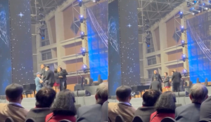 Khán giả đã đến, nghệ sĩ vắng bóng, BTC hoãn show phút chót gây bức xúc