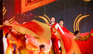 Hồ Ngọc Hà hát ca khúc mới ‘Rực rỡ Việt Nam tôi’  tại concert ‘Tôi yêu Tổ quốc tôi’