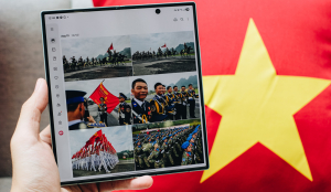 Galaxy Z Fold7 gập mở khoảnh khắc thiêng liêng, lưu giữ niềm tự hào dân tộc
