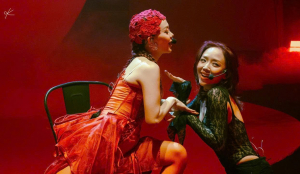 Tóc Tiên mang loạt sân khấu Chị Đẹp đến fancon: Tái hiện lại Chân Ái, “song kiếm hợp bích” với Minh Hằng