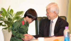 “Em bé chất' xúc động khi được biểu diễn tại Hội trường Thống Nhất