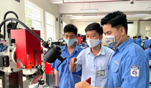 Trường ĐH nào được đào tạo cả CĐ và trung cấp?