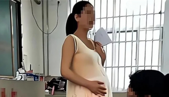 Bức ảnh cô giáo mang thai do phụ huynh chụp đăng lên mạng, ai ngờ khiến cô bị kỷ luật