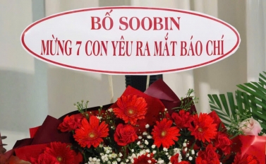 SOOBIN gửi hoa chúc mừng UPRIZE, lời nhắn “Mừng 7 con yêu ra mắt báo chí” gây chú ý