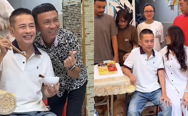 Nghệ sĩ Tấn Beo xúc động trong tiệc mừng thọ 60 tuổi, đón tin vui lên chức ông nội