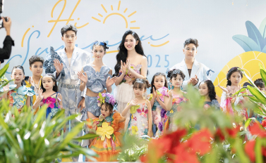 Á hậu Trúc Ny cho con học tiếng Anh, tiếng Trung, catwalk từ sớm