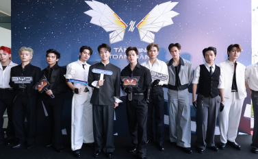 Top 11 'Tân binh toàn năng' khoe giọng hát live nội lực tại fanmeeting, hàng trăm khán giả hú hét