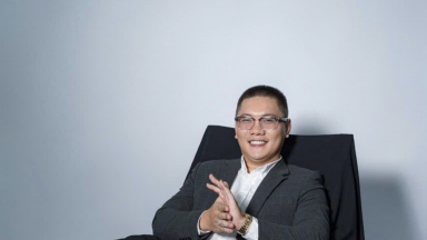 Từ bóng tối đến ánh sáng: CEO trẻ Đức Thổ