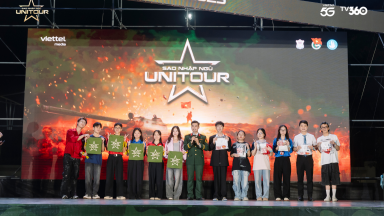 Double2T xuất hiện khác lạ tại Sao Nhập Ngũ Unitour