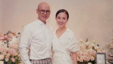 Phan Đinh Tùng kể về bức ảnh “định mệnh” với bà xã Thái Ngọc Bích trong MV lyrics Ngồi Bên Em