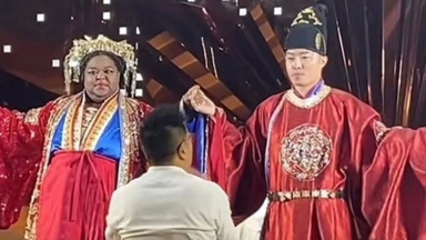 Cưới cô dâu hơn 20 tuổi, chàng trai Trung Quốc khiến dân mạng “bật ngửa”