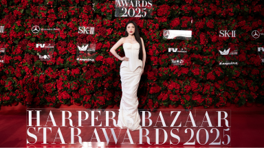 Hoa hậu Thanh Thảo lộ vai trần, chiếm spotlight với nhan sắc đậm chất Á Đông