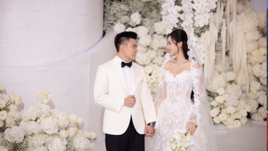 Khách mời bất ngờ với món quà lạ trong đám cưới Hoa hậu Đỗ Thị Hà và thiếu gia nhà giàu