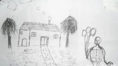 Chỉ một bức tranh, cô giáo buộc phải gọi phụ huynh đưa học sinh đi khám