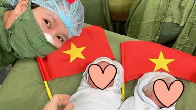 Cặp sinh đôi ở Nghệ An chào đời đúng ngày 30/4, được bố mẹ đặt cho cái tên đặc biệt