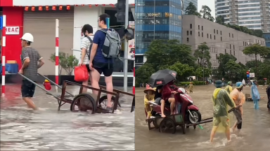 Xe chết máy hàng loạt trong ngập lụt, dịch vụ kéo xe bất ngờ ‘hái ra tiền’ ở Hà Nội