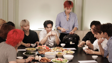 Top 11 “Tân binh toàn năng” tiếp tục chạm trán hai nhóm nhạc quốc tế