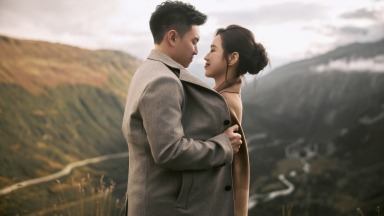 Lộ khoảnh khắc Hoa hậu Đỗ Thị Hà và ông xã tình tứ giữa trời Âu, khiến dân tình “tan chảy”