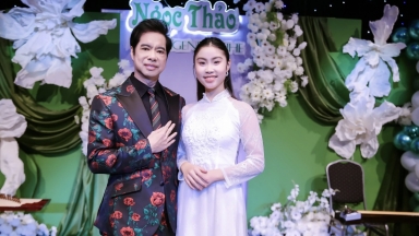 Ngọc Sơn bất ngờ tặng 5.000 euro cho học trò tại Đức