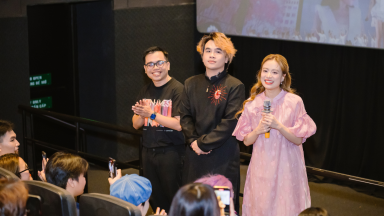 Hoàng Thùy Linh sống lại cảm giác Vietnamese Concert sau mỗi suất chiếu phim “Chúng ta là người Việt Nam”
