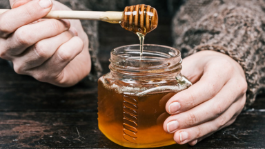 Gan nhiễm mỡ không chỉ do rượu: Cảnh báo 5 loại đồ uống “tưởng tốt” nhưng gây hại gan nếu dùng sai cách