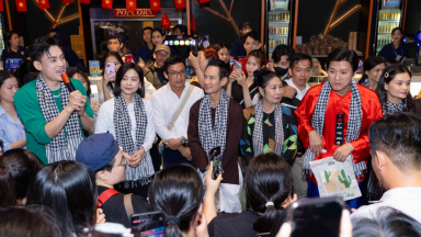 Cinetour “Lật Mặt 8”: Lý Hải và đoàn phim khuấy động rạp miền Tây, khán giả xúc động chia sẻ sau phim