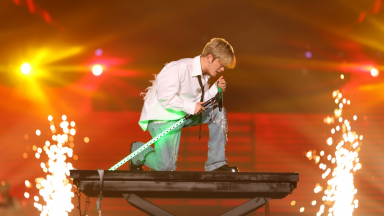 Kim Jae Joong “khuấy đảo” Hà Nội với concert “Beauty in Chaos”: 20 năm debut vẫn “gây sốt” như idol Gen Z