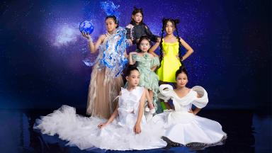 Sàn diễn thiết kế thời trang trẻ em 2023 lấy chủ đề Dạo Bước Không Gian