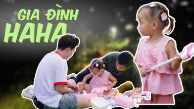 Câu trả lời hồn nhiên của bé Vy về mặt trăng khiến Tóc Tiên nghẹn ngào