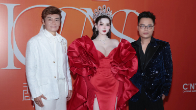 Nàng thơ xuất hiện rực rỡ trong show thời trang của NTK Nguyễn Minh Tuấn tại Bắc Kinh