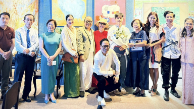 MC Tùng Leo lần đầu làm đạo diễn triển lãm nội thất đầu tay cùng kiến trúc sư Naomi Thủy Nguyễn