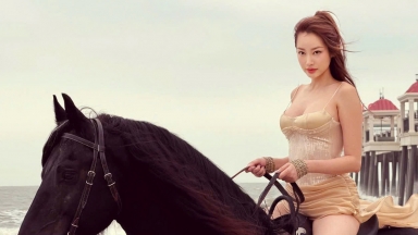 Mỹ nhân Việt đầu tiên vào top 100 gương mặt đẹp nhất thế giới giờ ra sao?