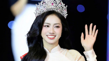 Tân hoa hậu Trúc Linh nhớ món canh chua mẹ nấu, bố ruột xúc động phát biểu trong ngày vui của con