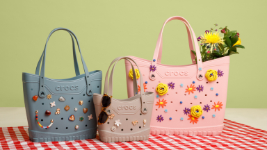 Đã Sống Đến Ngày CROCS Ra Túi và Trông Cũng…Cũng Cũng !!!