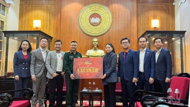 Vikki lan tỏa yêu thương : Đêm nhạc “Tôi! Người Việt Nam” & 5,3 tỷ đồng chuyển tới đồng bào bão lũ