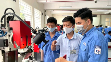 Trường ĐH nào được đào tạo cả CĐ và trung cấp?