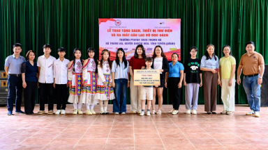 'Ánh sáng Tri thức': Hành trình gieo mầm tri thức từ Nam ra Bắc của 2 cô gái Gen Z sáng lập