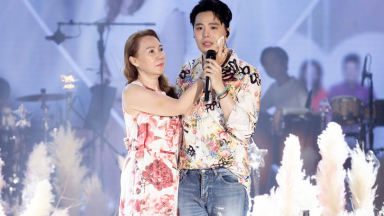 Trịnh Thăng Bình nhiều lần nghẹn ngào khóc trong liveshow