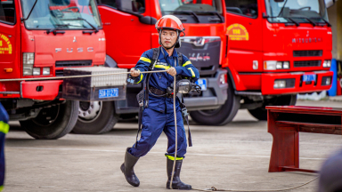 Tiến Luật nói về tình huống nghẹt thở, vượt qua nỗi sợ độ cao trong “Chiến sĩ quả cảm”?