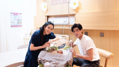 Diễn viên Phương Hằng đón con đầu lòng ở tuổi 36