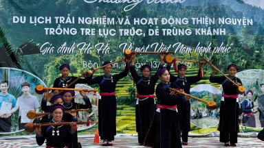 Bản Liền rộn ràng trong ngày hội trồng cây 'Gia đình Haha- Vì một Việt Nam hạnh phúc'