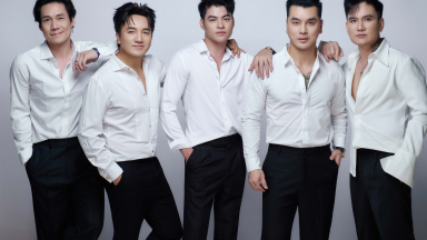 Ưng Hoàng Phúc, Khánh Phương, Lâm Chấn Huy, Dương Ngọc Thái, Lưu Hưng kết hợp thành Ngũ Hổ Tướng