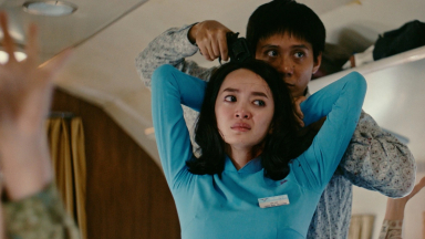 'Tử chiến trên không' vượt 'Mưa đỏ' dẫn đầu phòng vé