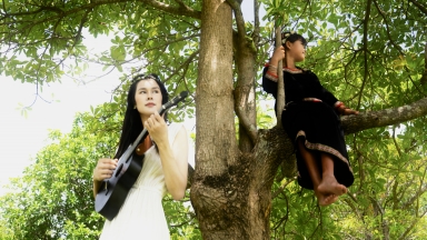 'Nàng thơ' Cinematic Phúc Anh mắt MV “Ta từ đâu tới”: Khi triết lý trưởng thành được kể bằng ngôn ngữ trẻ thơ