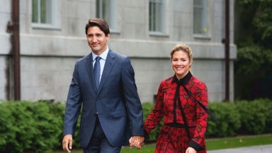 Vợ cũ nói về việc cựu Thủ tướng Canada hẹn hò Katy Perry