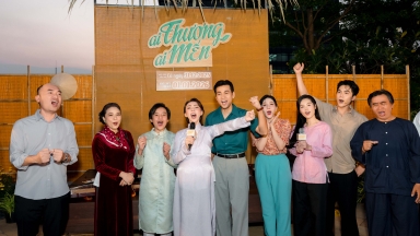 Thu Trang “chơi lớn” vác bụng bầu đến showcase tái hiện đám giỗ miền Tây chưa từng có trong điện ảnh Việt